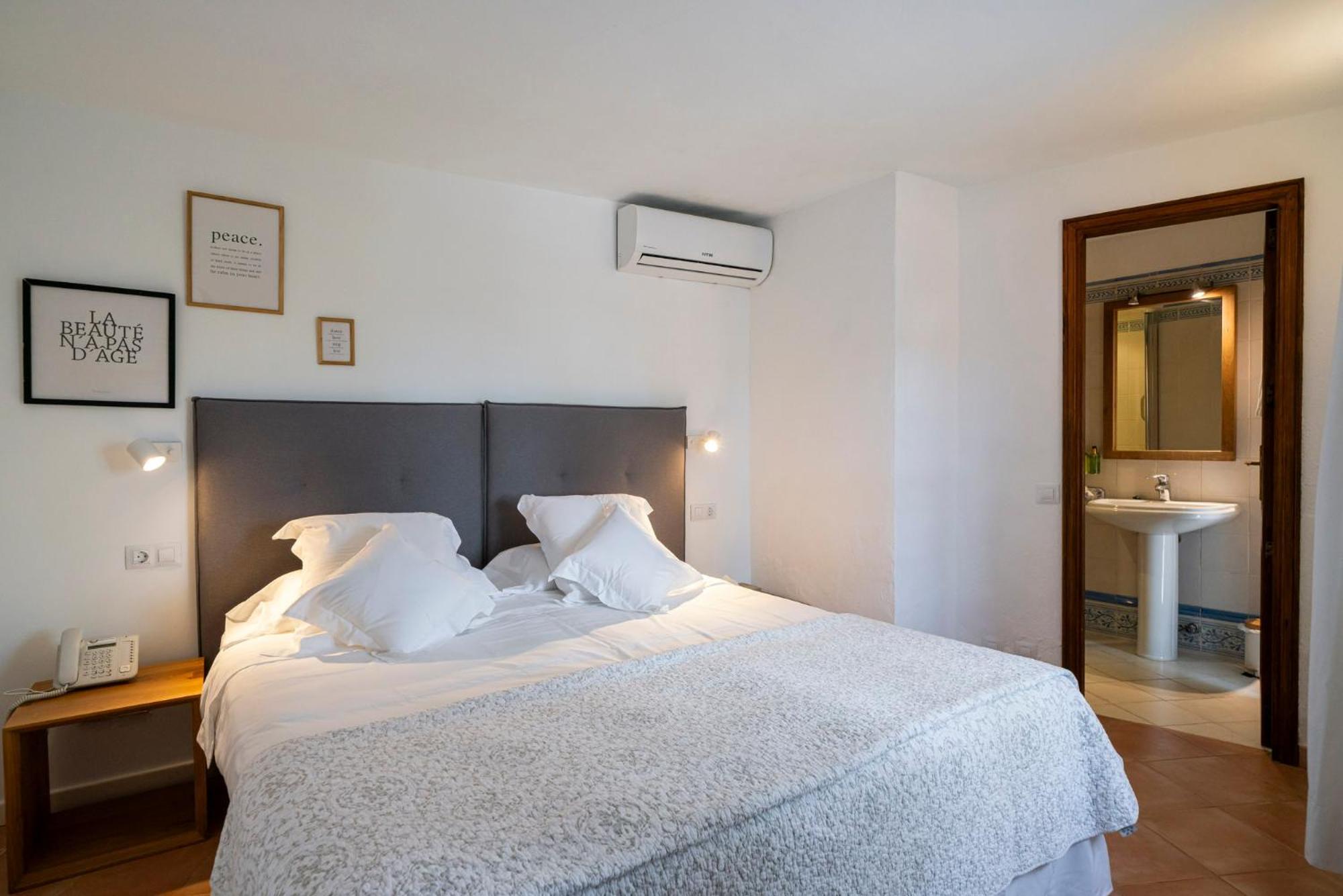 Ca's Xorc Luxury Retreat - Adults Only 4*